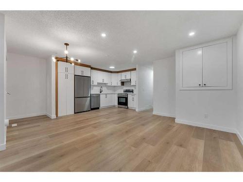 122 Abalone Place Ne, Calgary, AB - Indoor Photo Showing Kitchen