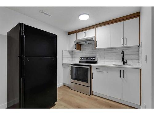 122 Abalone Place Ne, Calgary, AB - Indoor Photo Showing Kitchen