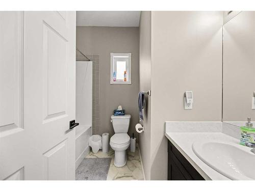 430 Henricks Drive, Irricana, AB - Indoor Photo Showing Bathroom