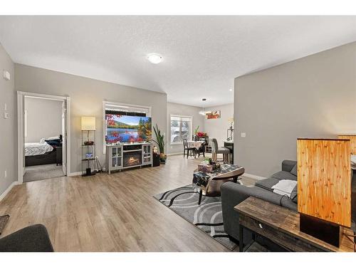 430 Henricks Drive, Irricana, AB - Indoor Photo Showing Other Room