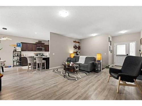 430 Henricks Drive, Irricana, AB - Indoor Photo Showing Living Room