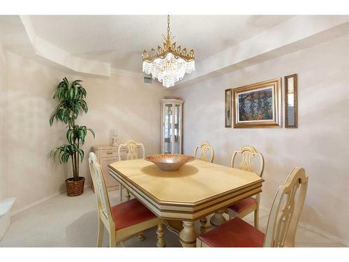 249-8535 Bonaventure Drive Se, Calgary, AB - Indoor Photo Showing Dining Room