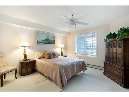 249-8535 Bonaventure Drive Se, Calgary, AB - Indoor Photo Showing Bedroom