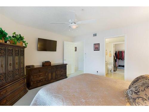 249-8535 Bonaventure Drive Se, Calgary, AB - Indoor Photo Showing Bedroom