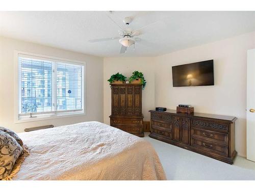 249-8535 Bonaventure Drive Se, Calgary, AB - Indoor Photo Showing Bedroom