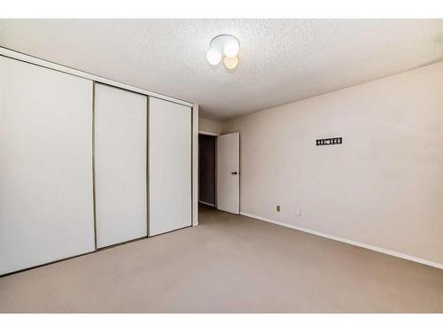 90-3015 51 Street Sw, Calgary, AB - Indoor Photo Showing Other Room