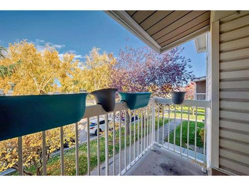 90-3015 51 Street Sw, Calgary, AB - Outdoor