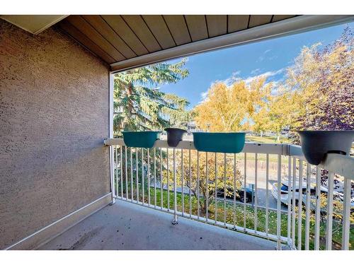 90-3015 51 Street Sw, Calgary, AB - Outdoor