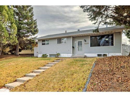 5235 Marlborough Drive Ne, Calgary, AB - Outdoor