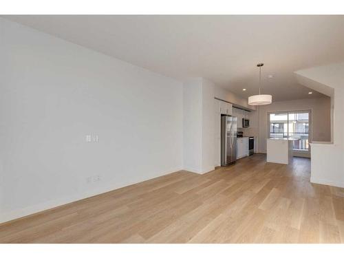 140-8500 19 Avenue Se, Calgary, AB - Indoor