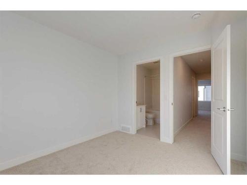 140-8500 19 Avenue Se, Calgary, AB - Indoor Photo Showing Other Room