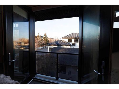 18 27 Avenue Sw, Calgary, AB -  Photo Showing Other Room