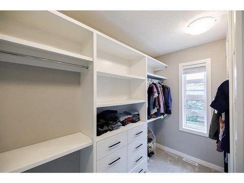 1-138 22 Avenue Ne, Calgary, AB - Indoor With Storage