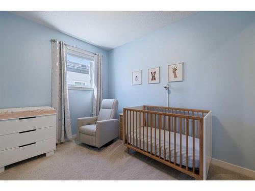 1-138 22 Avenue Ne, Calgary, AB - Indoor Photo Showing Bedroom