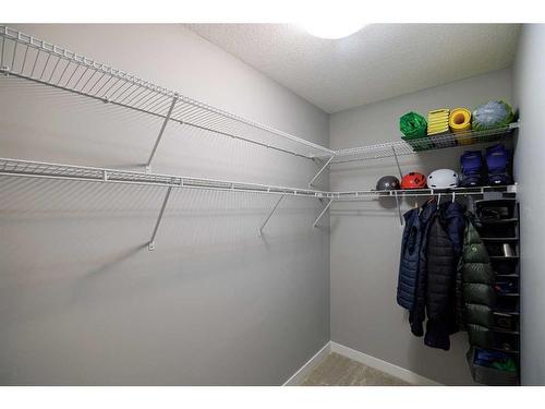 1-138 22 Avenue Ne, Calgary, AB - Indoor With Storage