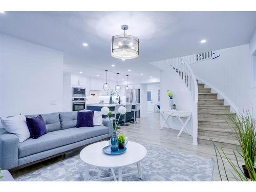 122 Saddlecrest Landing Ne, Calgary, AB - Indoor Photo Showing Living Room