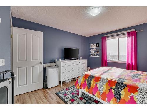 2413-6224 17 Avenue Se, Calgary, AB - Indoor Photo Showing Bedroom