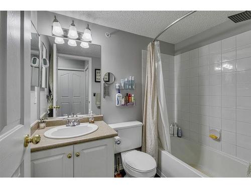 2413-6224 17 Avenue Se, Calgary, AB - Indoor Photo Showing Bathroom