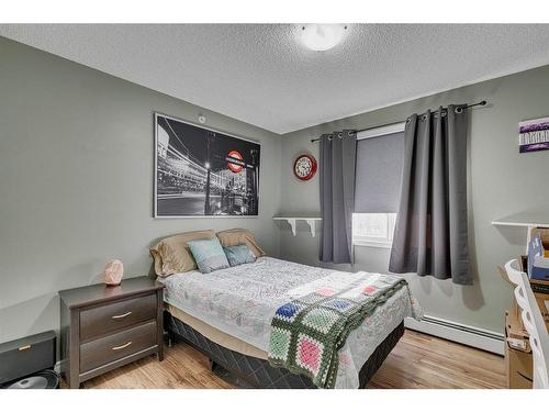 2413-6224 17 Avenue Se, Calgary, AB - Indoor Photo Showing Bedroom