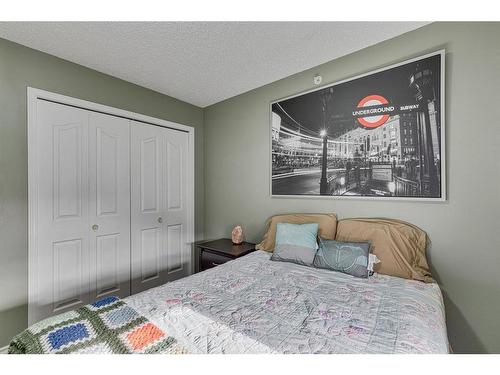 2413-6224 17 Avenue Se, Calgary, AB - Indoor Photo Showing Bedroom