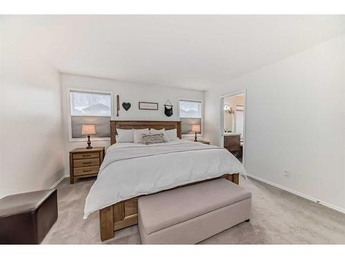 157 Kincora Cove Nw, Calgary, AB - Indoor Photo Showing Bedroom