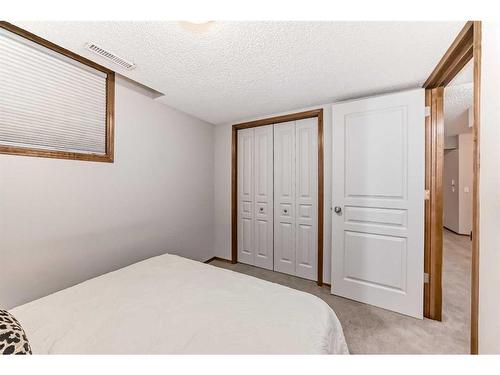 157 Kincora Cove Nw, Calgary, AB - Indoor Photo Showing Bedroom