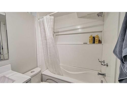 56 Tararidge Drive Ne, Calgary, AB - Indoor Photo Showing Bathroom