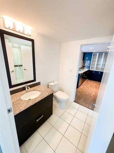 707-888 4 Avenue Sw, Calgary, AB - Indoor Photo Showing Bathroom