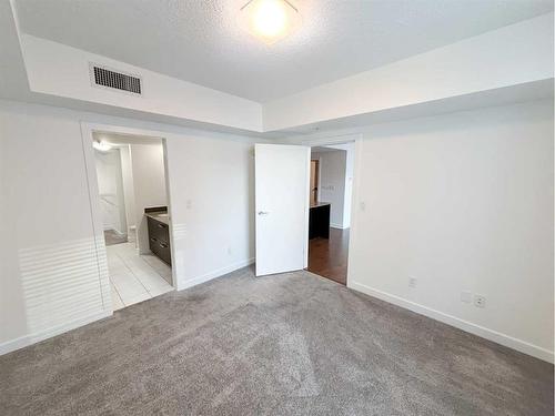 707-888 4 Avenue Sw, Calgary, AB - Indoor Photo Showing Other Room