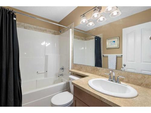 7 Auburn Sound Manor Se, Calgary, AB - Indoor Photo Showing Bathroom