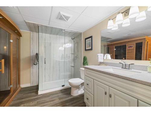 7 Auburn Sound Manor Se, Calgary, AB - Indoor Photo Showing Bathroom