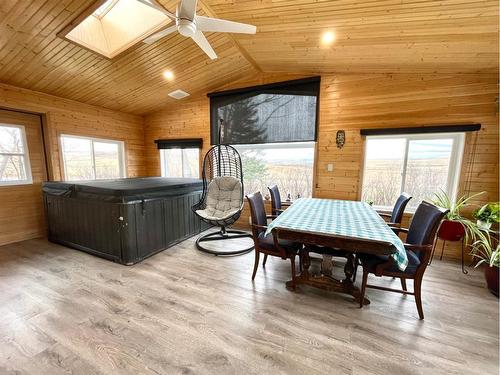 8130 722 Avenue East, Rural Foothills County, AB - Indoor