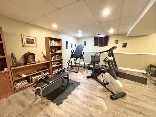 8130 722 Avenue East, Rural Foothills County, AB - Indoor Photo Showing Gym Room