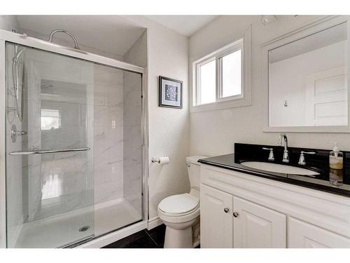 228 Macewan Glen Place Nw, Calgary, AB - Indoor Photo Showing Bathroom