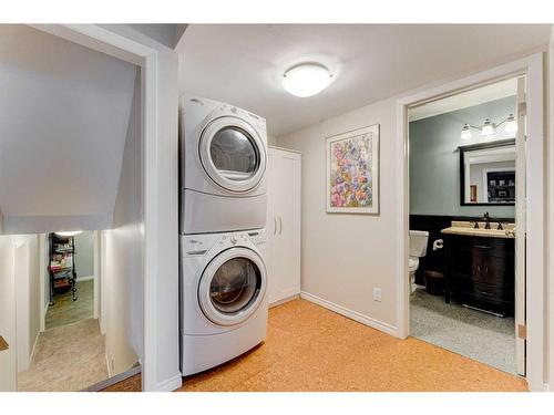 228 Macewan Glen Place Nw, Calgary, AB - Indoor Photo Showing Laundry Room