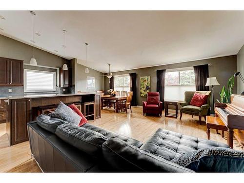 228 Macewan Glen Place Nw, Calgary, AB - Indoor Photo Showing Living Room