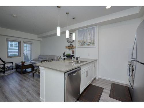 207-30 Mahogany Mews Se, Calgary, AB - Indoor Photo Showing Kitchen