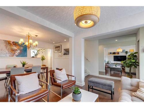 603 10 Avenue Ne, Calgary, AB - Indoor Photo Showing Living Room