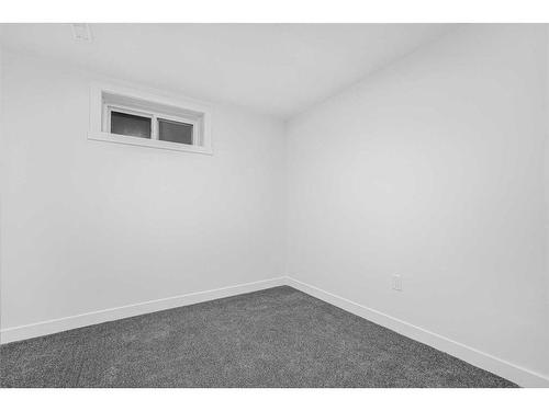 7915 Huntington Street Ne, Calgary, AB - Indoor Photo Showing Other Room