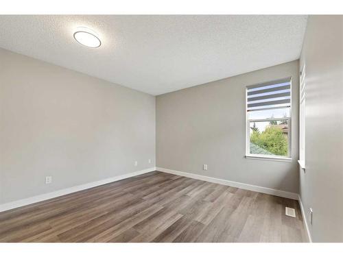 29 Sandpiper Link Nw, Calgary, AB - Indoor Photo Showing Other Room