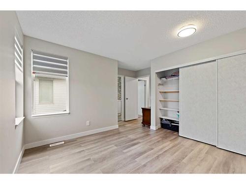 29 Sandpiper Link Nw, Calgary, AB - Indoor Photo Showing Other Room