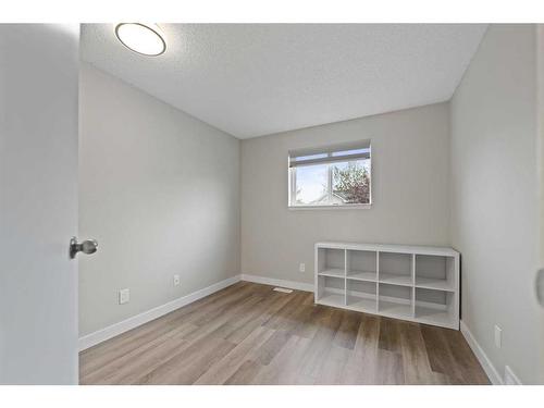 29 Sandpiper Link Nw, Calgary, AB - Indoor Photo Showing Other Room