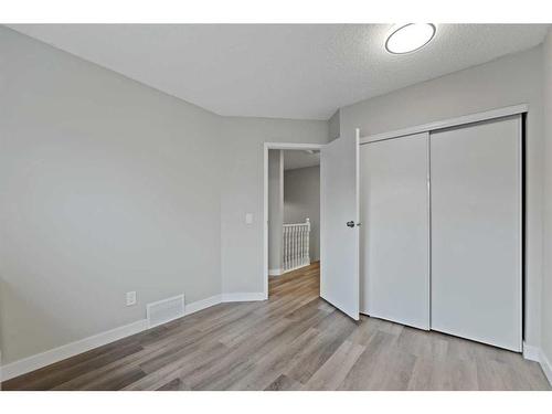 29 Sandpiper Link Nw, Calgary, AB - Indoor Photo Showing Other Room