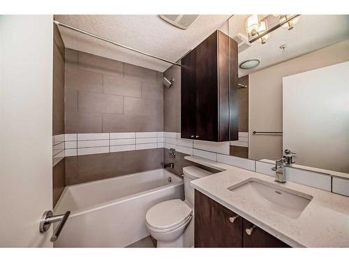 303-836 Royal Avenue Sw, Calgary, AB - Indoor Photo Showing Bathroom