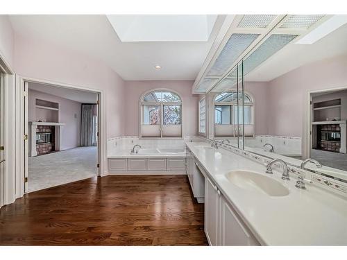 13007 Canso Place Sw, Calgary, AB - Indoor Photo Showing Bathroom