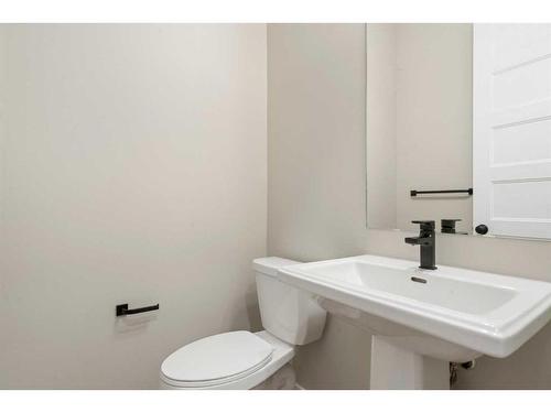 44 Verity Place Sw, Calgary, AB - Indoor Photo Showing Bathroom