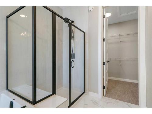 44 Verity Place Sw, Calgary, AB - Indoor Photo Showing Bathroom