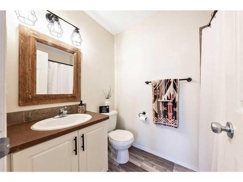 901 Prairie Sound Circle Nw, High River, AB - Indoor Photo Showing Bathroom