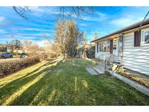 5424 Thorncliffe Drive Nw, Calgary, AB - Outdoor