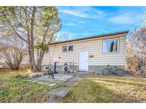 5424 Thorncliffe Drive Nw, Calgary, AB - Outdoor